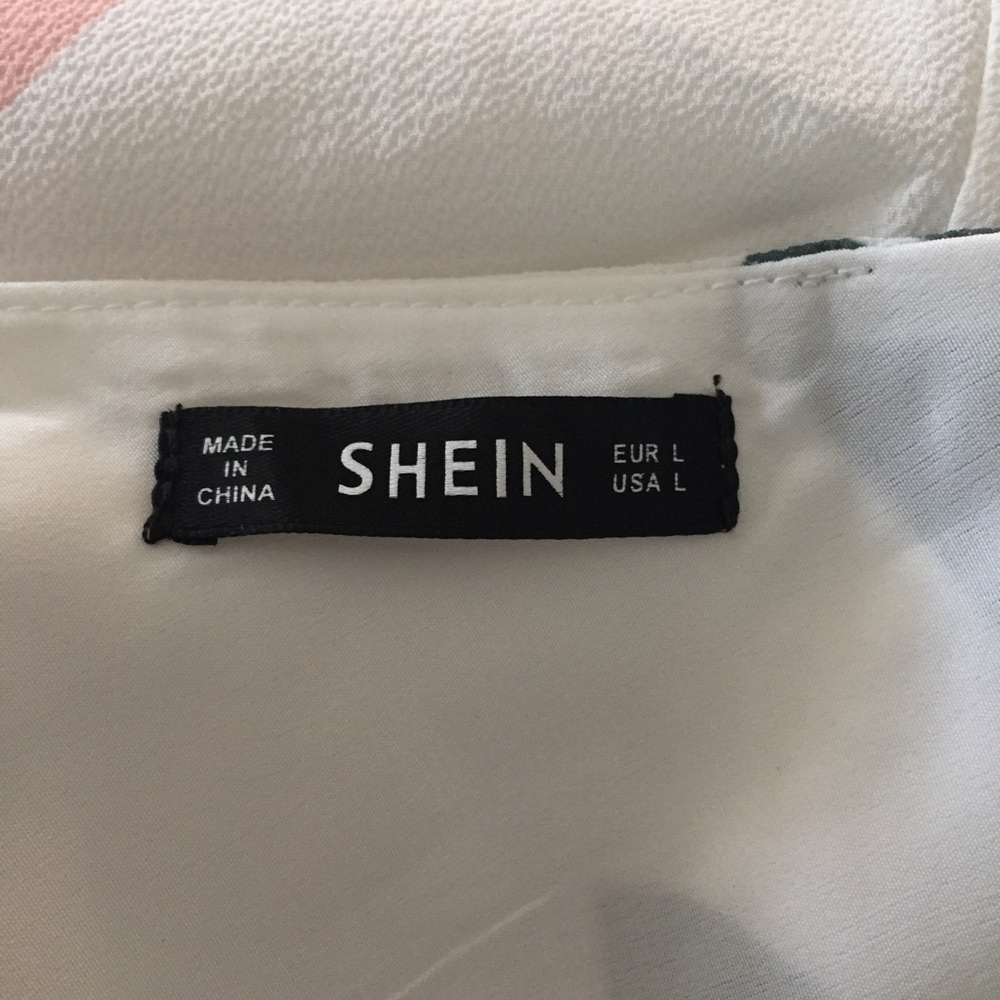 ||Host Pick|| Tropical print V-Neck dress - Picture 6 of 7